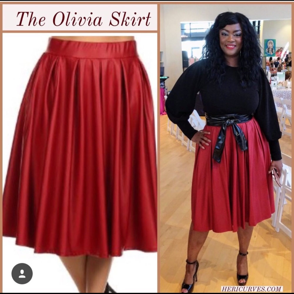 Plus Size Faux Leather Pleated Skirt